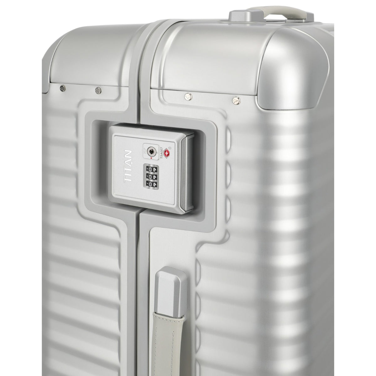 Lieblingstasche Eternity 4W L silver aluminium suitcase with TSA lock and leather handle, ideal for long trips.