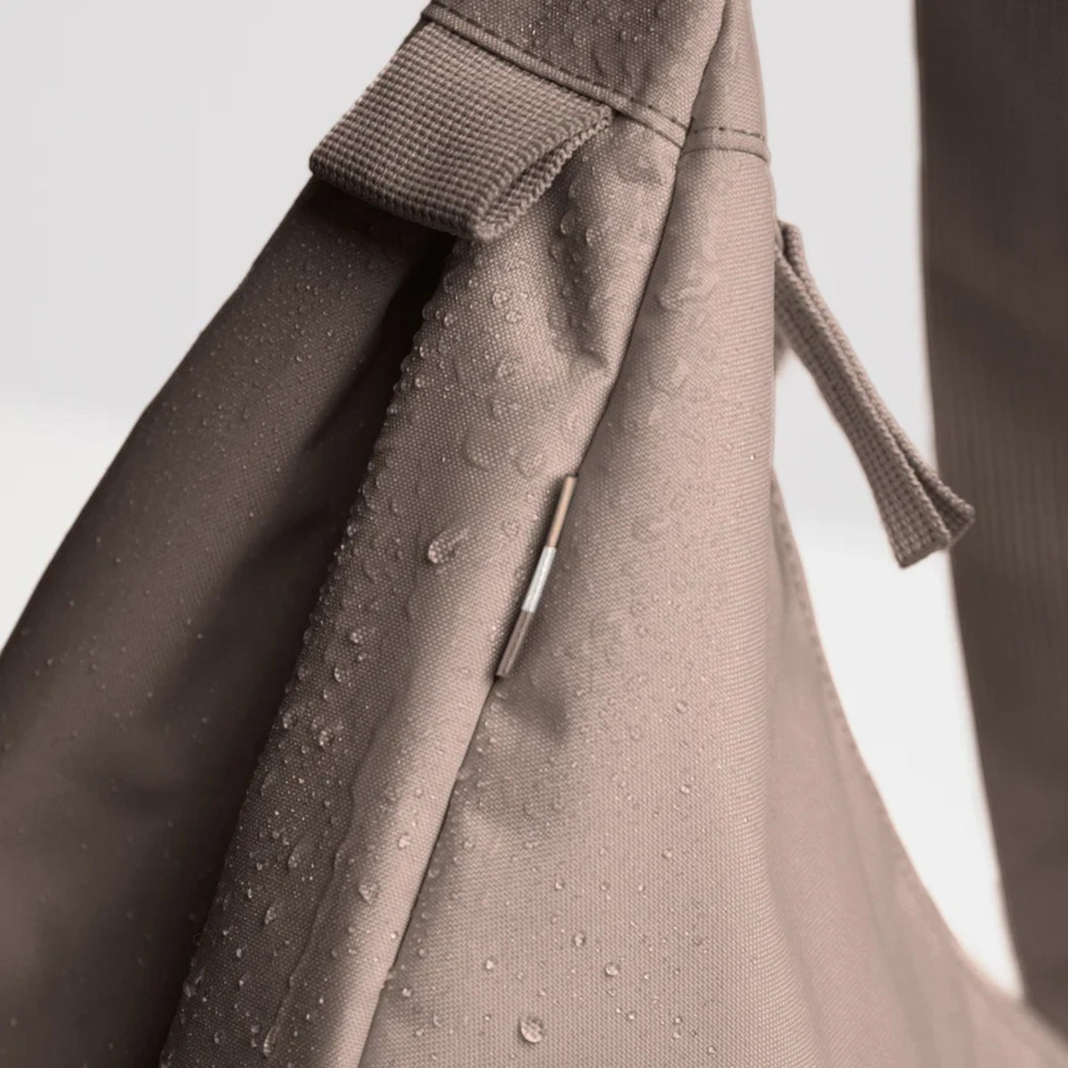 Lieblingstasche GOT BAG Moon Bag Large in taupe with water-repellent fabric texture and close-up detail